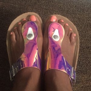 Rouge helium sandals